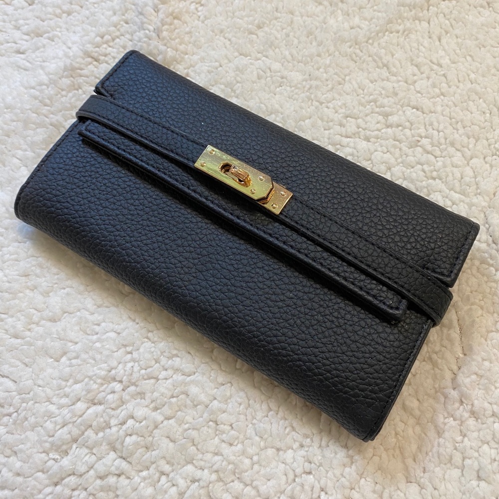 Black Locking Wallet